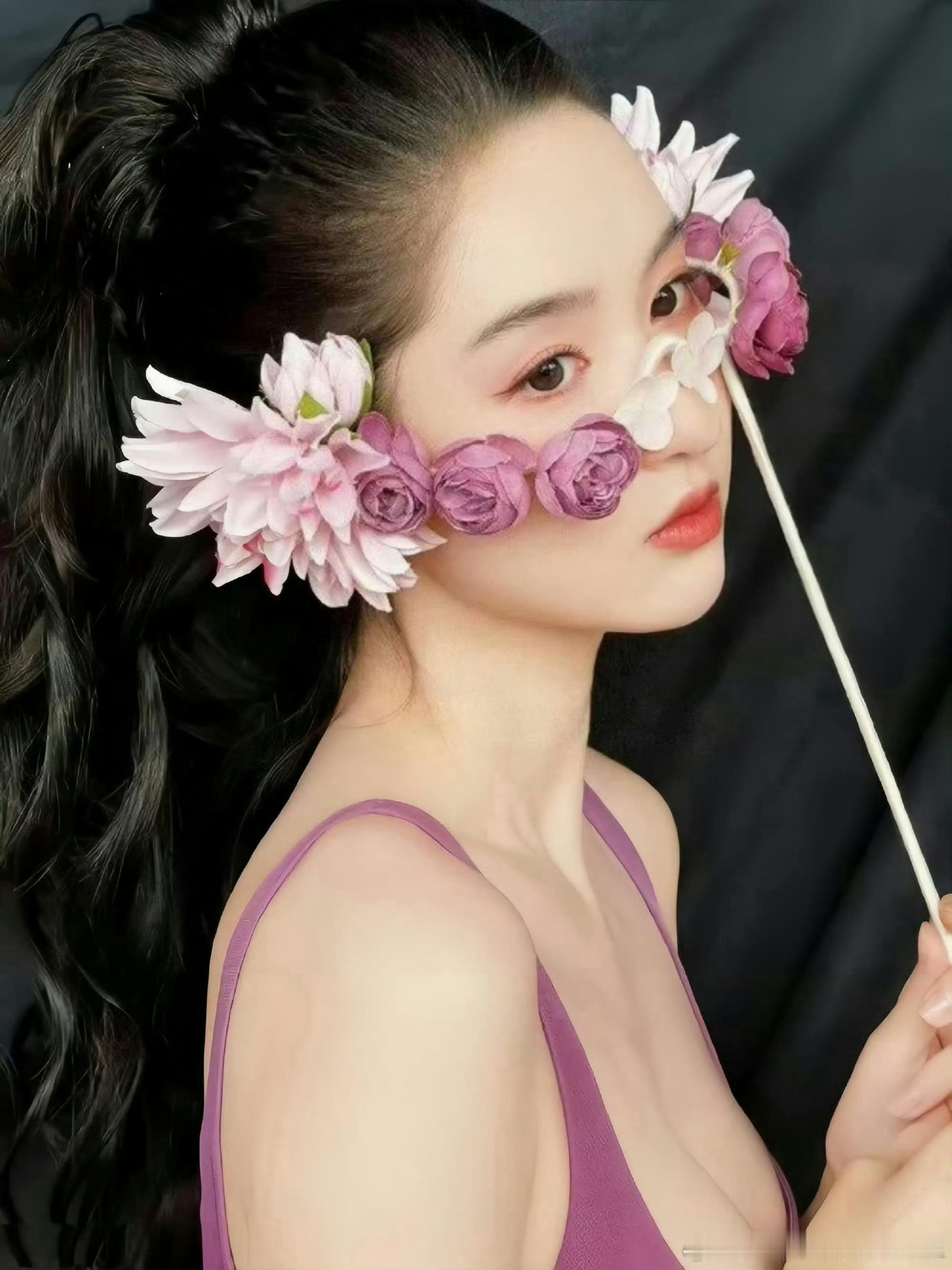 王玉雯紫色吊带王玉雯你真虎啊​​​