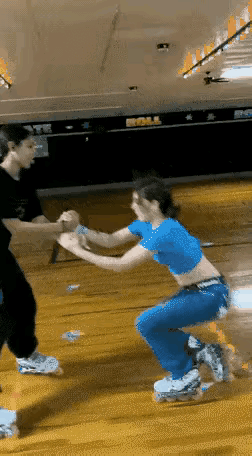 滑冰小姐姐秒变老司机！美女滑冰