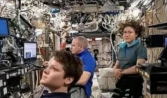 为什么大家都不提中国空间站了？我看啊，这种问法本身就有点问题。不是没脸提，而是我