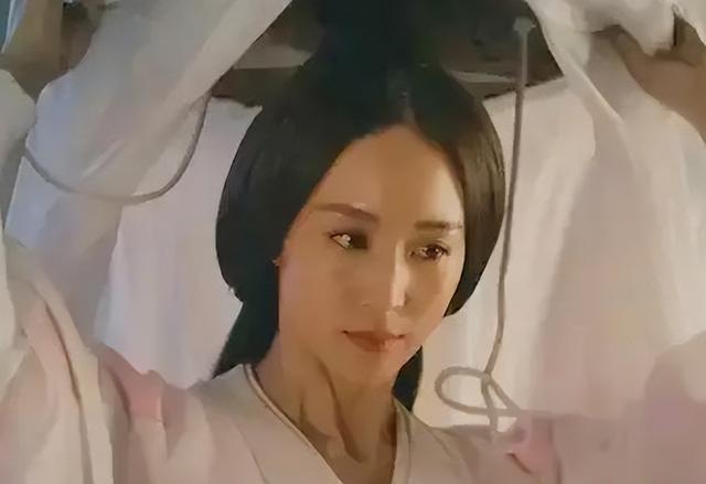 公元251年，司马懿因病去世，临终前交代他的两个儿子好好照顾柏夫人母子。可是司马