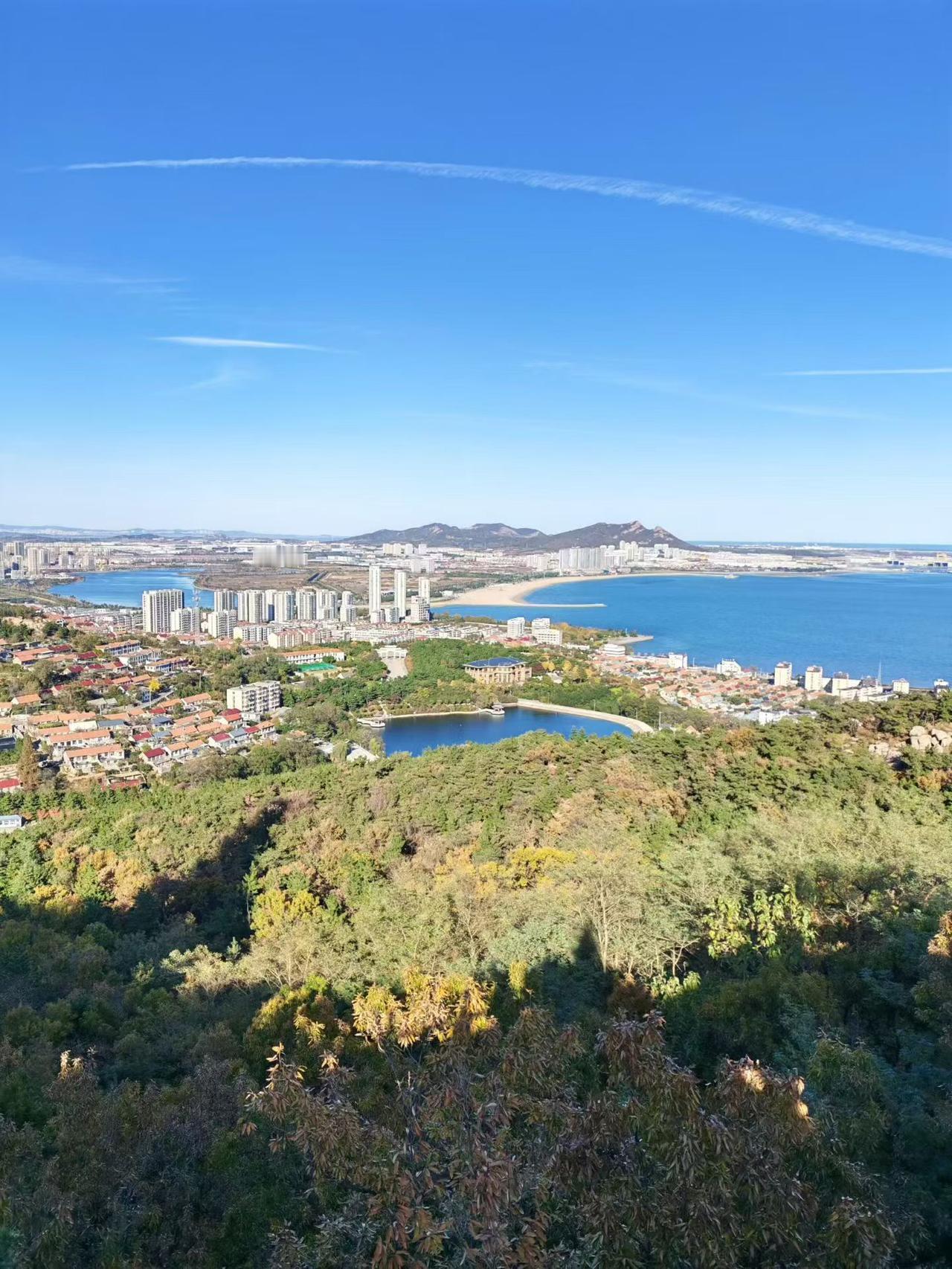 山东荣成赤山南麓，矗立着一座千年古寺——法华寺。著名的风景区——法华院风景区，便