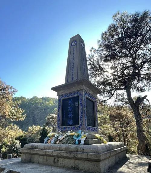 1944年，血战腾冲42天，破城后，日军集体自杀！我们只抓到1个日本男兵，还有6