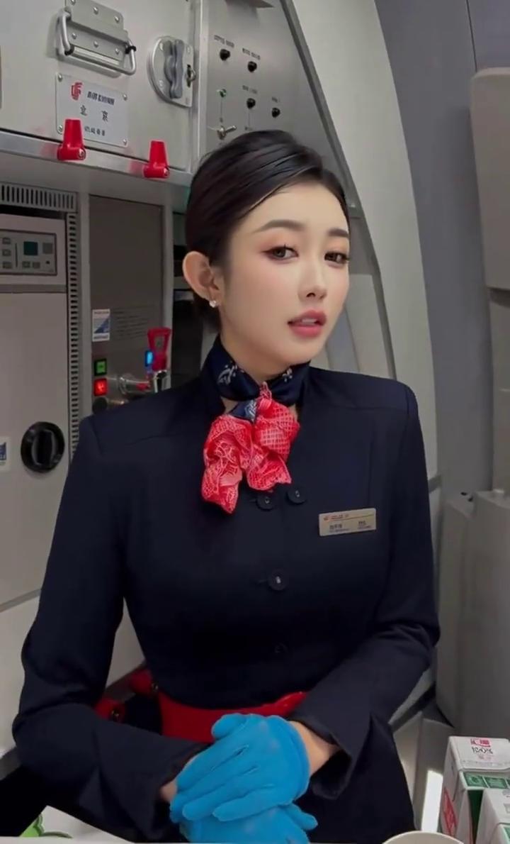 看什么看，又不是把我娶回家去看，慢慢看。