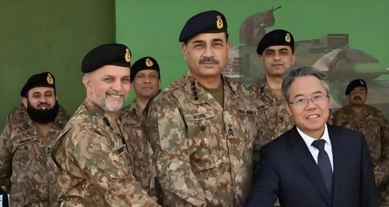 穆尼尔在德黑兰的3个忠告，撕开了伊朗最后的希望伊朗总统佩泽希齐扬正忙着和美国