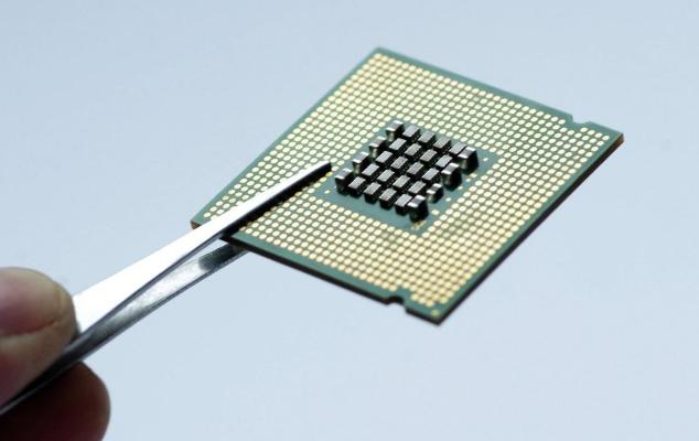 2026年开年，海关总署的芯片出口数据让全球侧目，前两月出口额433亿美元，同比