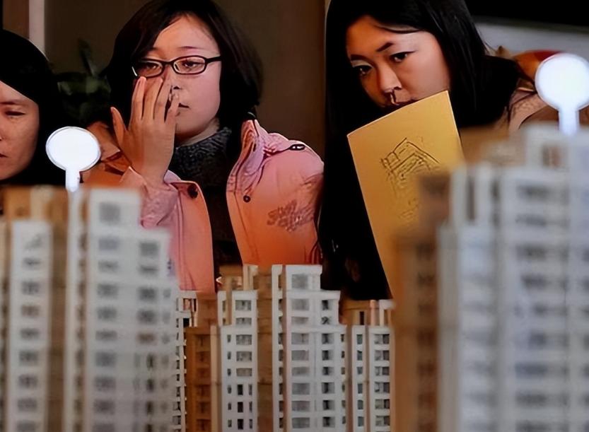 经济学家令人深思的话：现在中国的房子，如果不抓住最后10年降价卖掉，那么10年后