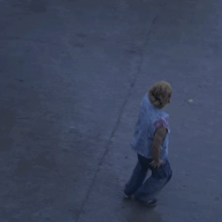 我家土狗摸摸屁股就跑了