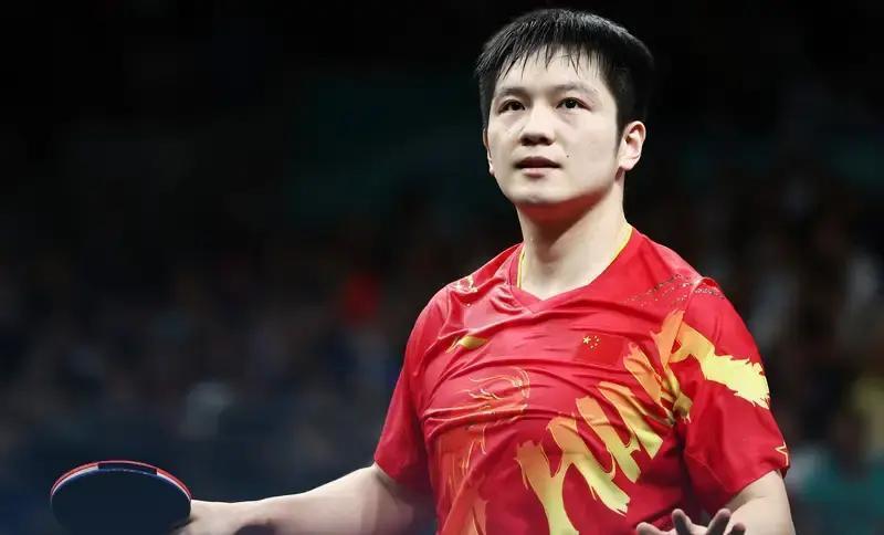 给工资已经留不住人了。现在得给股份。德国萨尔布吕肯俱乐部，为了绑住樊