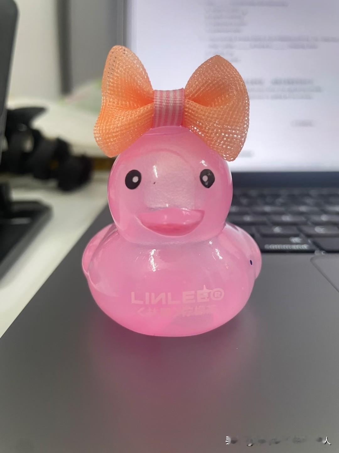 儿子的女朋友说，彩礼18万8，再加上五金，说这是他们那边的规矩，不能少。说实