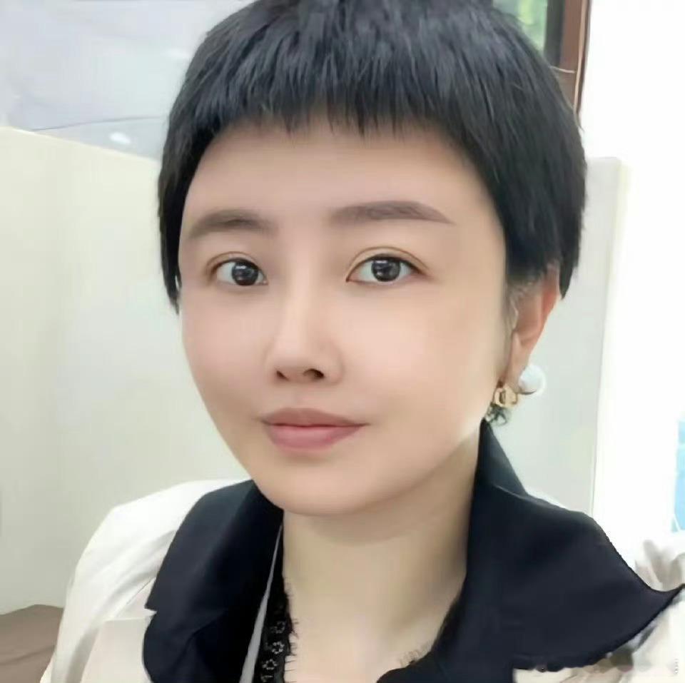 律师莉姐:大家都在鼓励汪小菲刑事报案！​刚刚，律师莉姐与葛斯齐直播连线时说:“汪