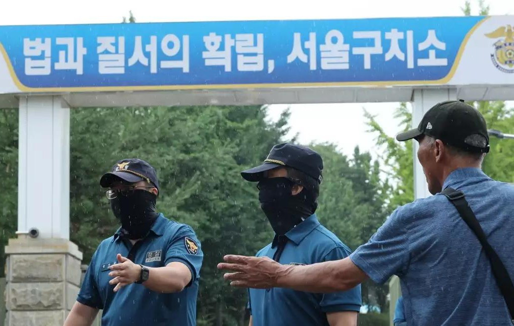 尹锡悦拒绝配合调查引发僵局尹锡悦前总统被特别检察组强制传