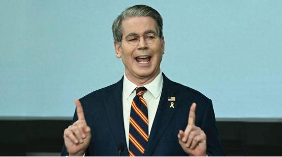 航道堵死、油轮不敢走，美国憋出大招，马上兜底护航，油价终于要稳了？ 就在大家