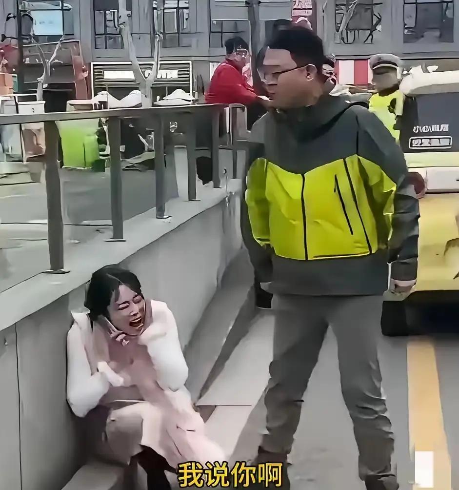 扬州女司机被扇耳光的事最近成了大家讨论的焦点！打人的男子很可能要承担拘留和罚款，