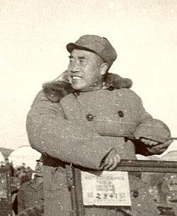 ☁1950年，土改时，四川有个地主却不慌，工作队来他家时，他拿出一张借条，