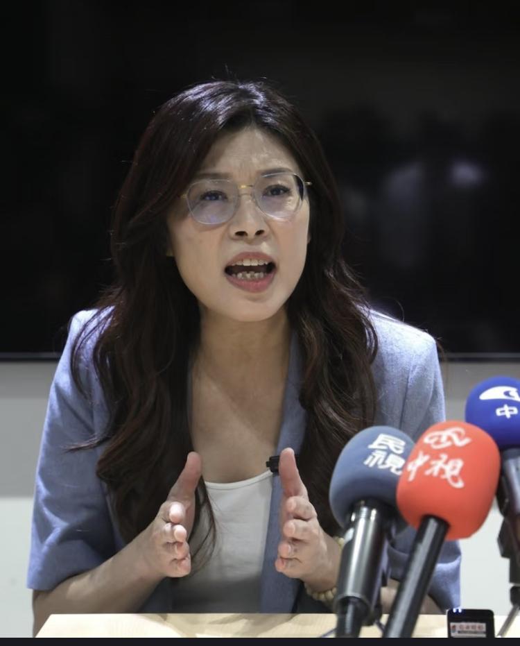 郑丽文公开发声，直接面向大陆民众喊话，呼吁收敛对立情绪：请大陆的一些朋友，不要动