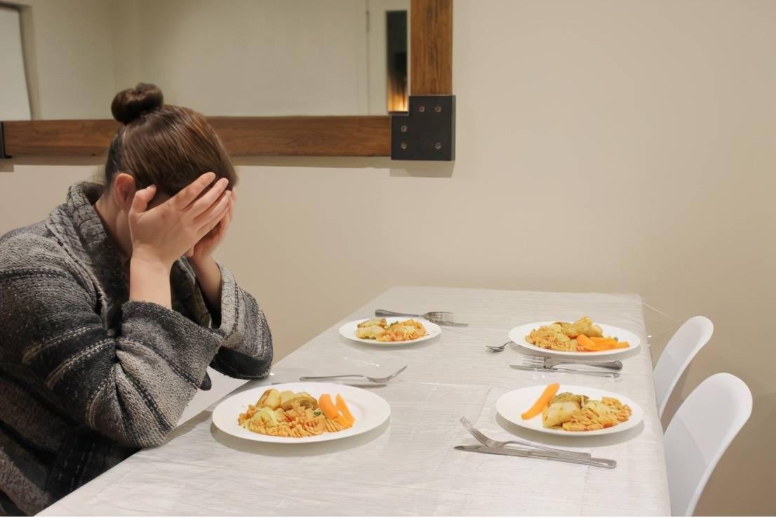 夏天一到，身体里的懒惰就开始翻涌。食欲不好，睡眠浅，动一动就出汗，整个人像被蒸过