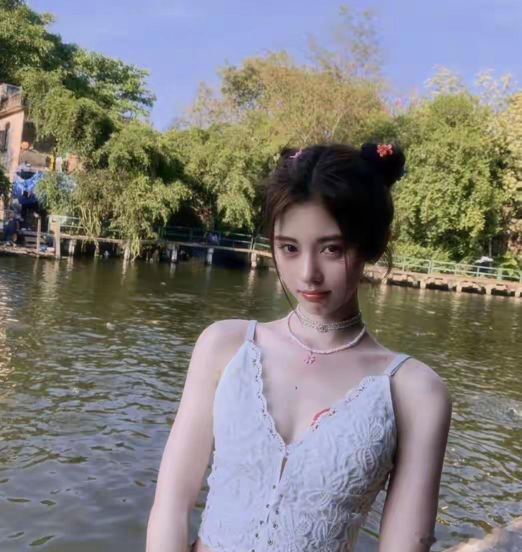 1.鞠婧祎是有想法开演唱会的，但基本不太可能实现，丝芭是不可能把那些歌曲的版权给