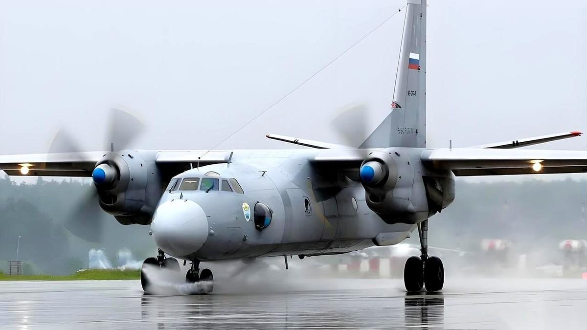 克里米亚那架安-26运输机，最后的信号不是炮火，是失联。29个人，上一秒还在万