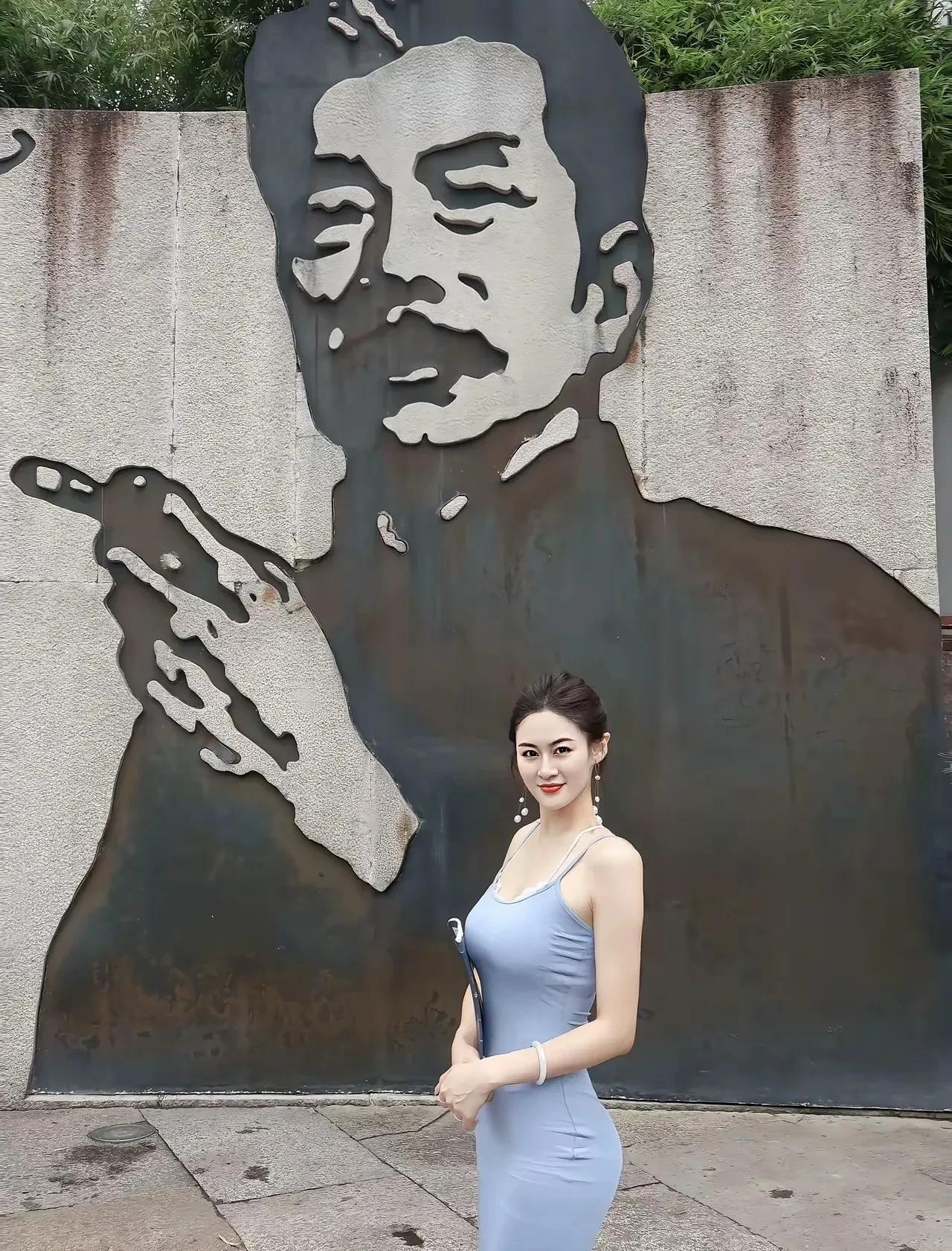 刘震云：在上层社会，女人像猫；在下层社会，女人像狗。这句精辟的总结，道出
