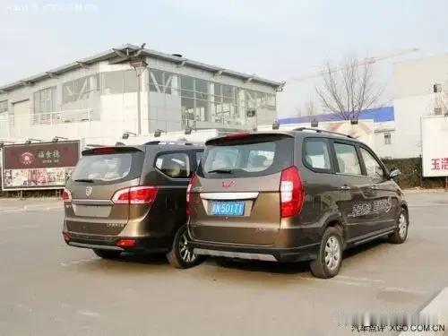 五菱汽车有一个宗旨原则理念:中国90%以上的人都是工薪族,都是老百姓,他们需要什