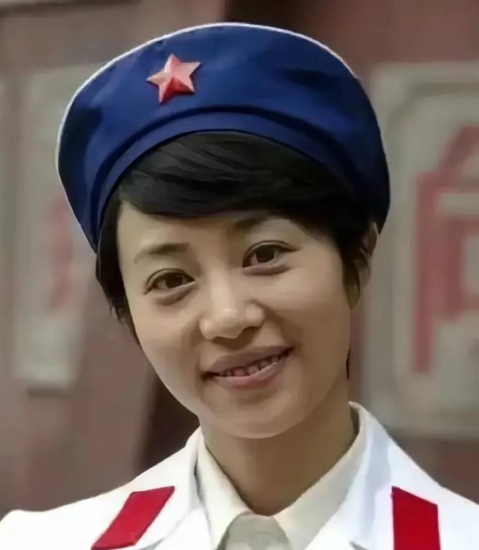 是不是看着非常熟悉？你想起她扮演的谁了吗？
