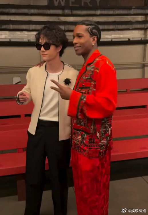 王一博追星运恭喜王一博成功追星偶像ASAPRocky，也是喜欢了近10年的偶像