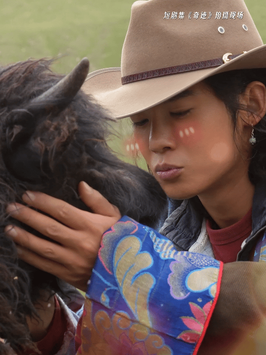 我用0秒接受了于适放牛于适的“放牛娃”形象能迅速立住，靠的是极致细腻的表演。那