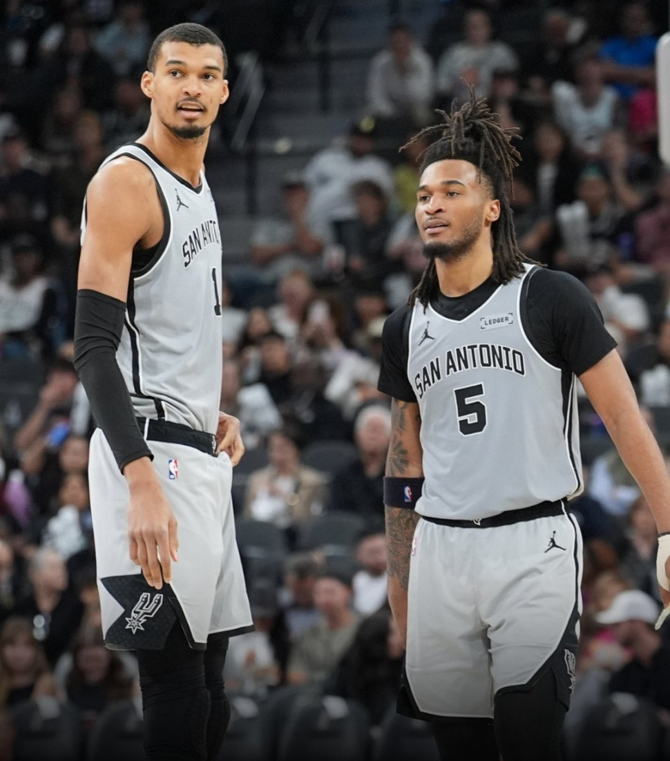 无大碍！Shams刚刚在ESPN上说了文班亚马的伤情，消息很乐观：马刺方面认为他