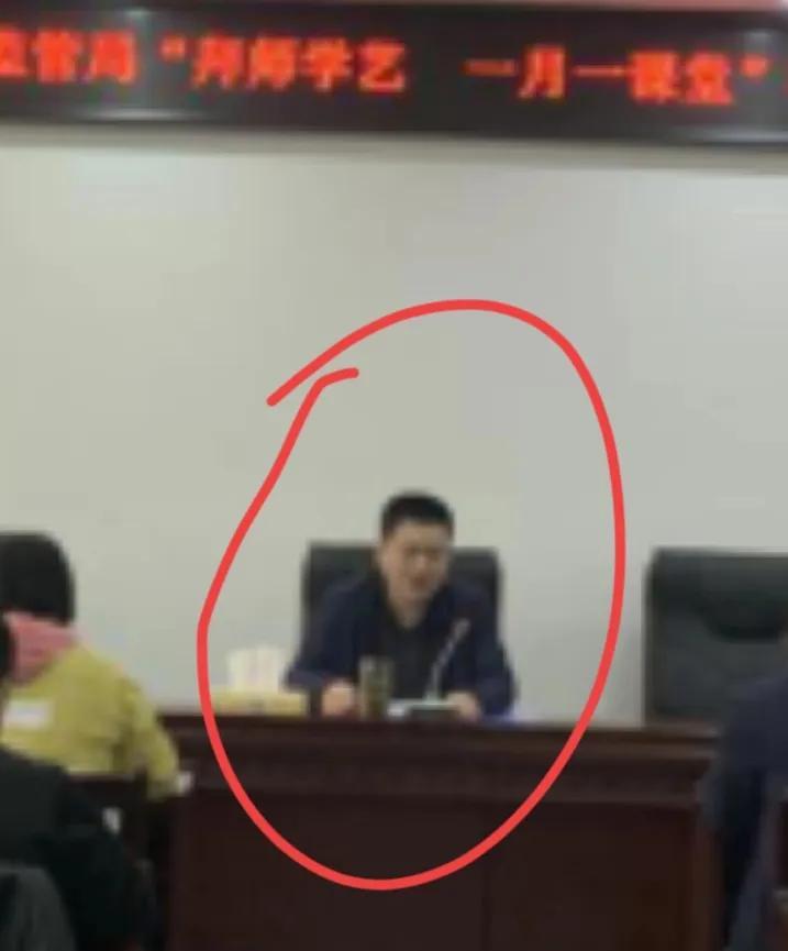 湘潭县市场局执法大队长，肖队长，已停职！被男子举报出轨自己妻子，开房20多次，自