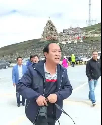 牛群老师当初如果你要是不去当什么县长，好好的跟冯巩合作相声小品，会有今天这个结果