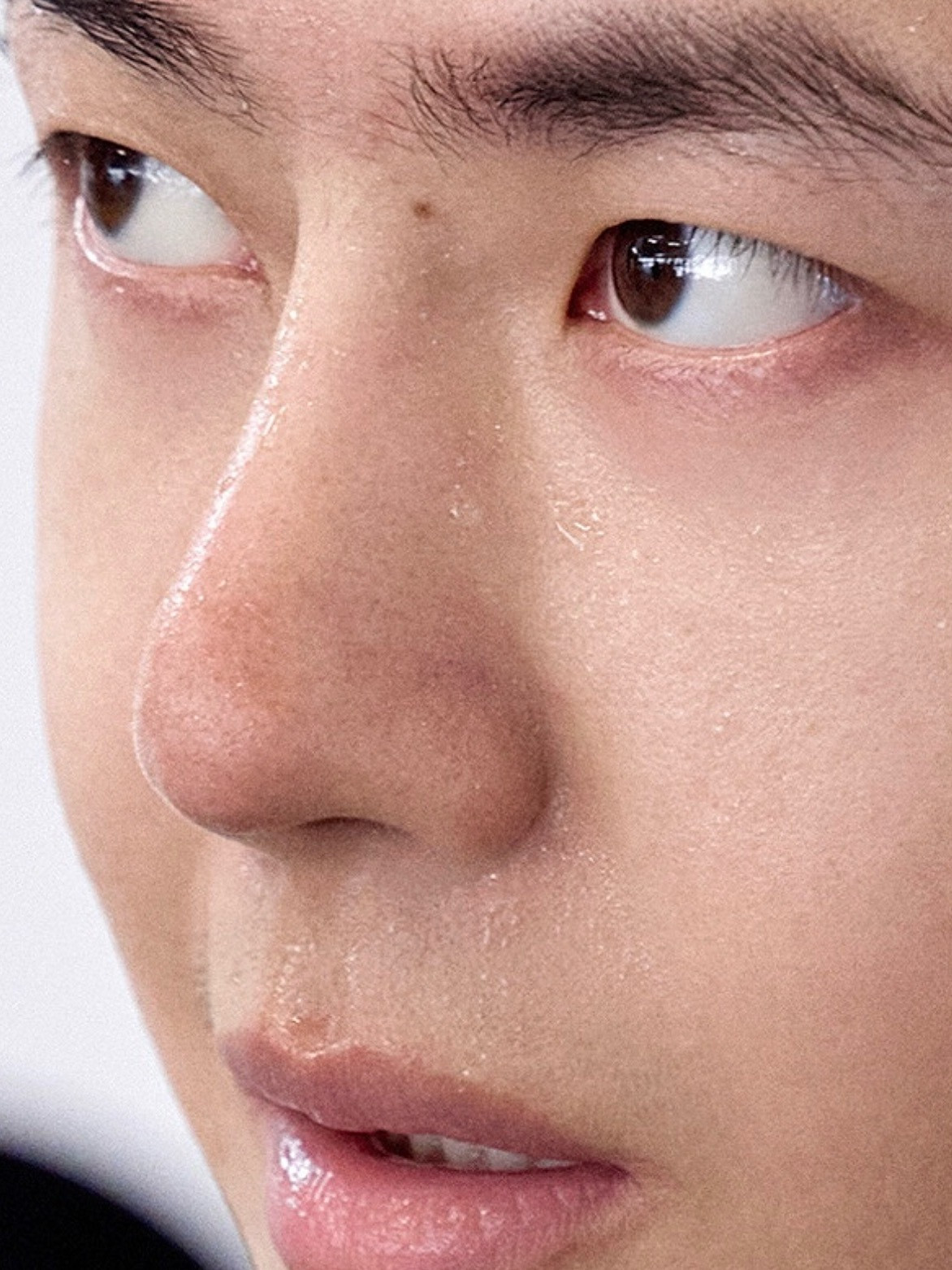 几个人敢不活在美颜滤镜无暇底妆里整天素面朝天满脸大汗地直面镜头只有天生丽质博博