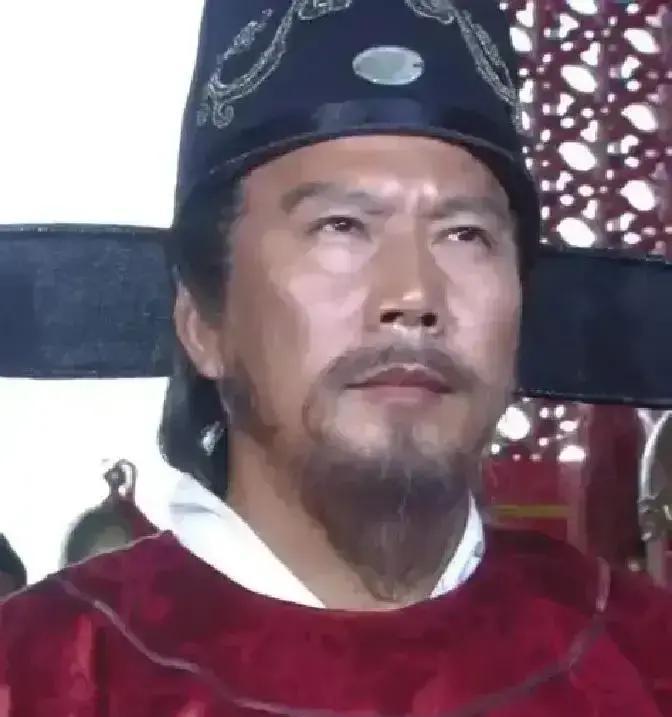 1380年，朱元璋下令处死丞相胡惟庸。胡惟庸被押到朱元璋面前时，对着他破口大骂：“朱和尚，你这是卸磨