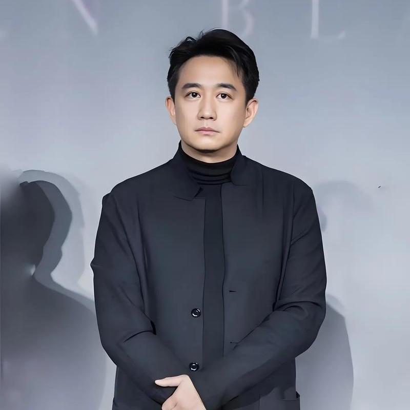 演员海清说：“当年，我以第一名的成绩考入北电，可看到班主任时，我却对他产生了很大