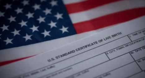 特朗普大清早发飙：出生公民权是给黑奴后代的，不是给中国人的。特朗普突然在社交