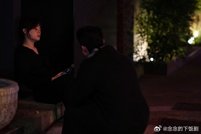 来看娱乐孙俪到哪都要躲着夏yi孙俪十五年了夏yi还是没放过甄嬛传夏yi追着查，新