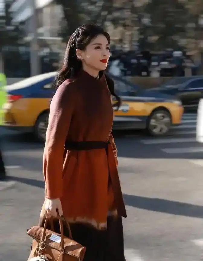 47岁刘涛用普通单品穿出