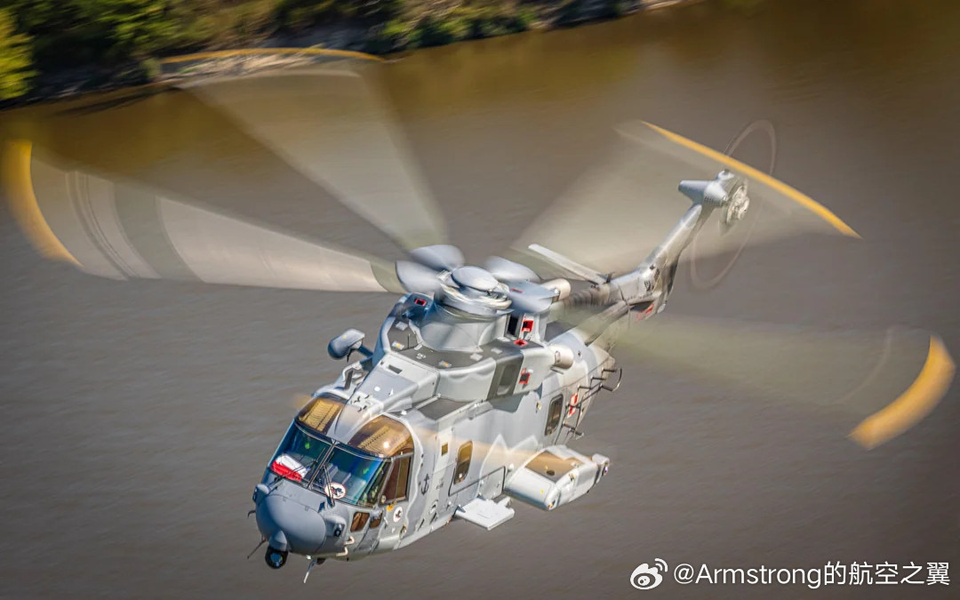 波兰海军AW101直升机，具体型号是梅林Mk614，用于执行反潜和战斗搜救任务