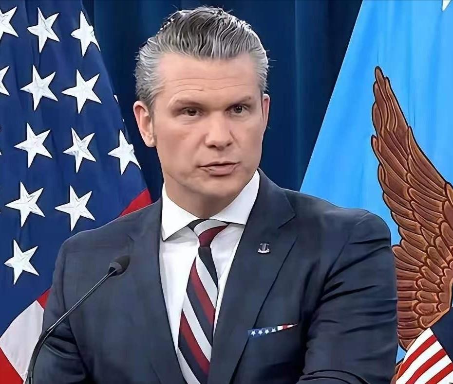 美伊战争打到第五天，出现了一个堪比二战纪录片的震撼画面——美国潜艇在印度洋发射鱼