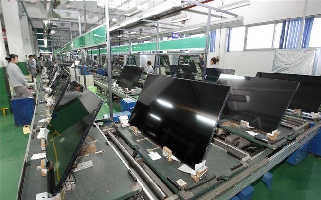 液晶面板再涨价, 电视厂还能卷什么?