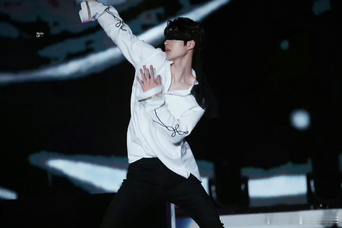 早期王一博内娱魔丸谁见过早期的爱豆王一博，天神欧巴跳舞好有魅力