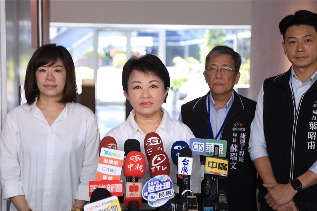 卢秀燕向黄仁勋喊话:台中美食第一。素有“AI教父”之称、英伟达（辉达）创办人黄仁