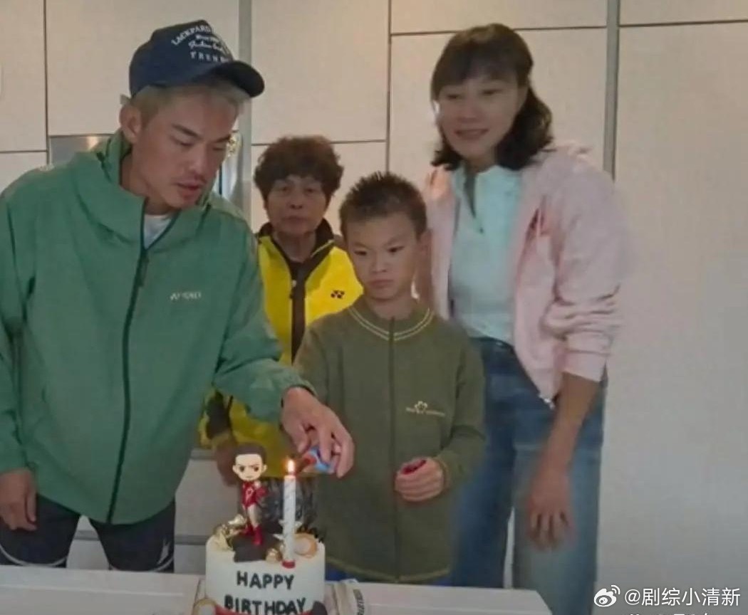 谢杏芳在个人社交平台分享出与家人在西班牙一同为儿子小羽庆祝9岁生日视频，与老公林