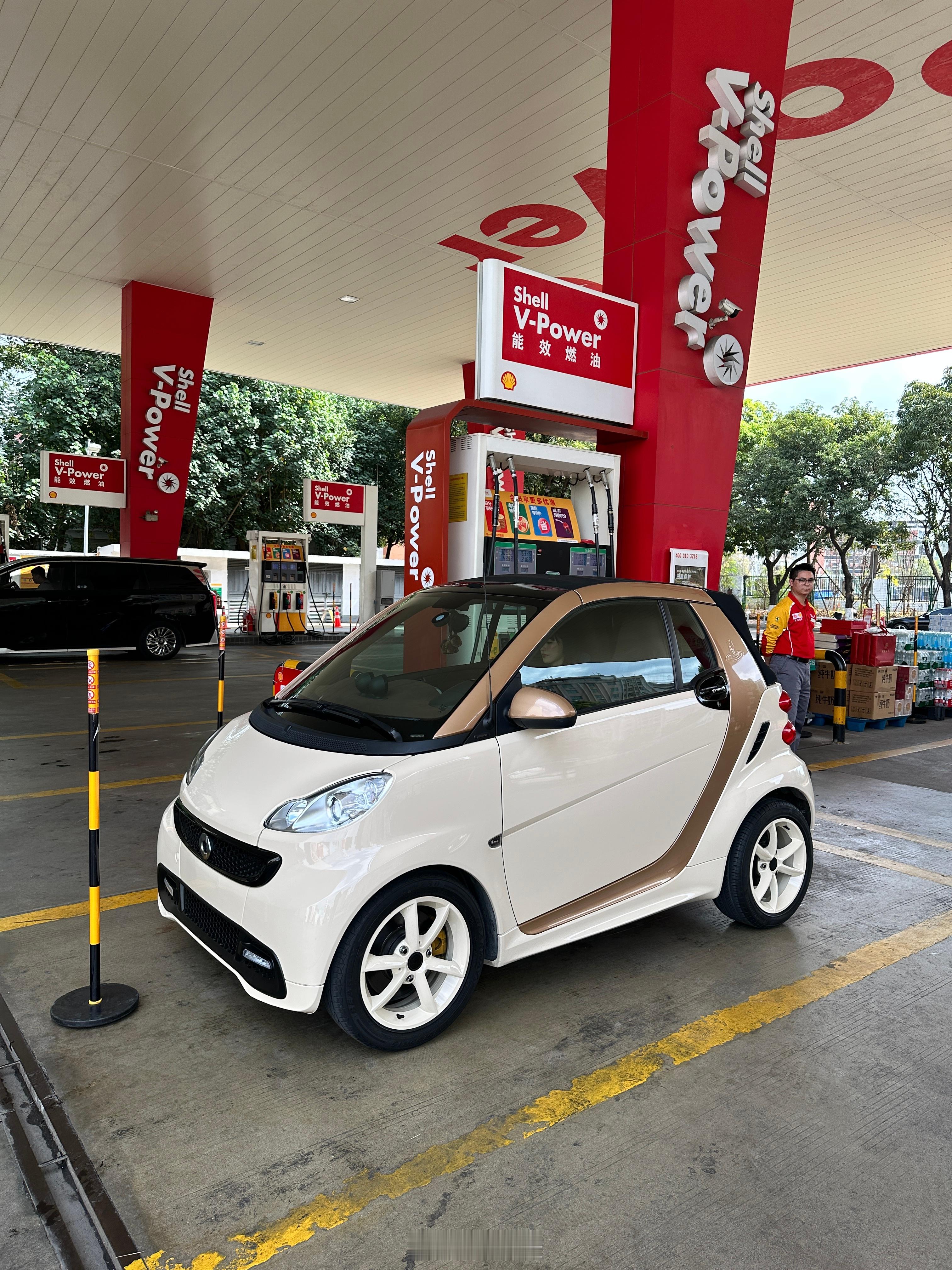 smart真的还挺省油的，我实测200块95，能跑374km！很棒很棒啊