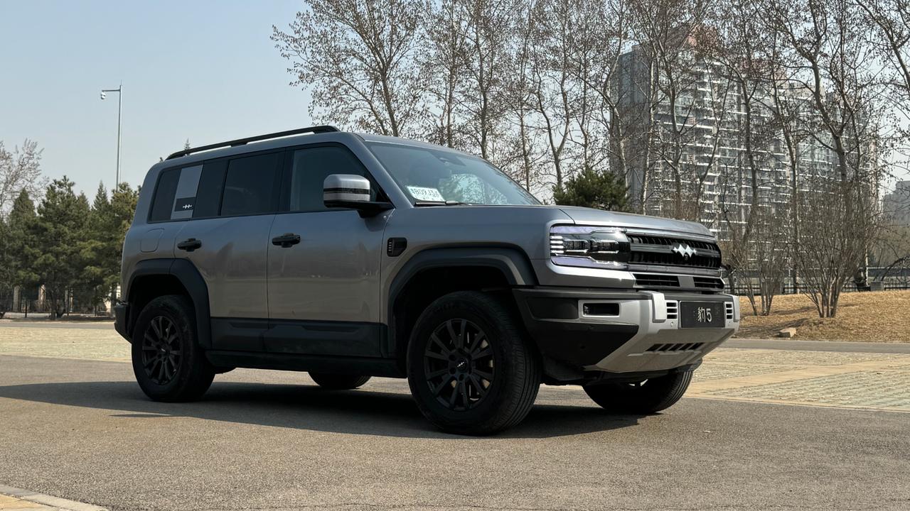 方程豹豹5买车避坑指南：最近后台好几个朋友问我方程豹豹5怎么选，说这车看着挺香