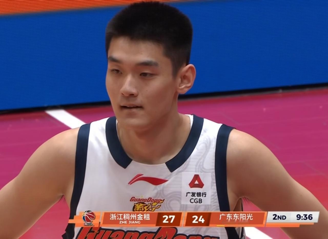 CBA第二轮浙江主场98：101负于了广东，比赛比较精彩激烈，看完全场重点聊三个