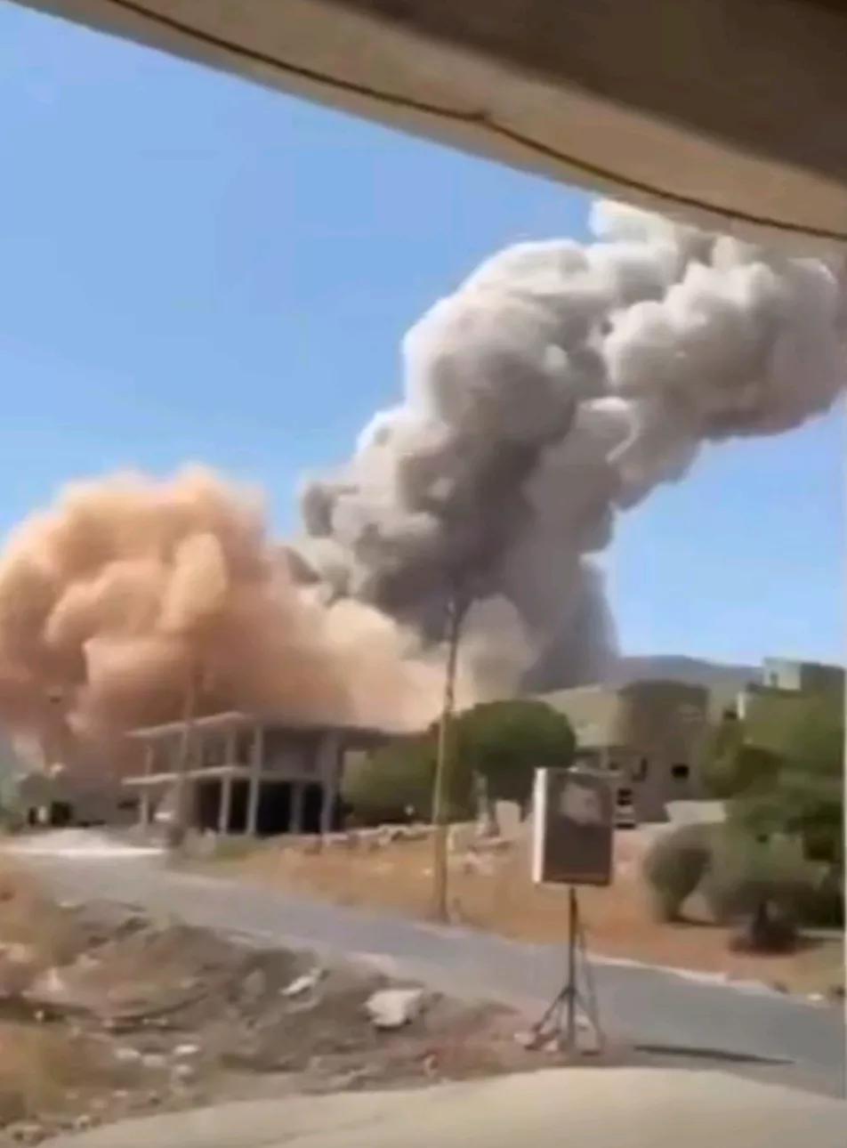 半岛电视台报道，以色列袭击联合国驻黎巴嫩维护部队驻地。当地时间6日，一名贝鲁