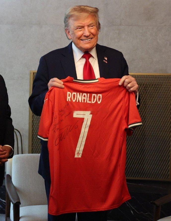 “ToPresidentDonaldJ.Trump,Playingf