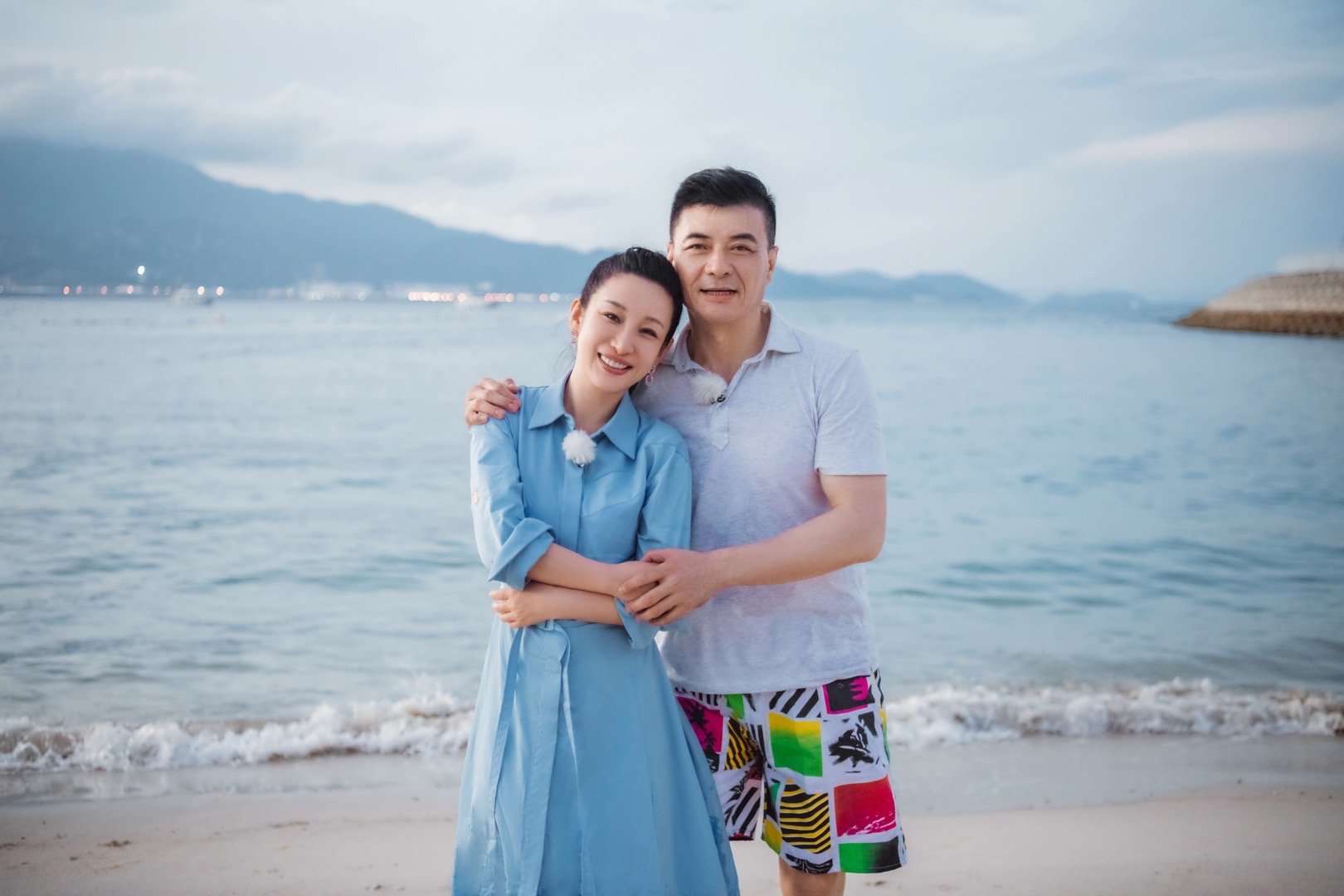 当秦海璐抽到马上有对象在春晚采访时抽到“马上有对象”的祝福，火速甩出烫手山芋哈哈