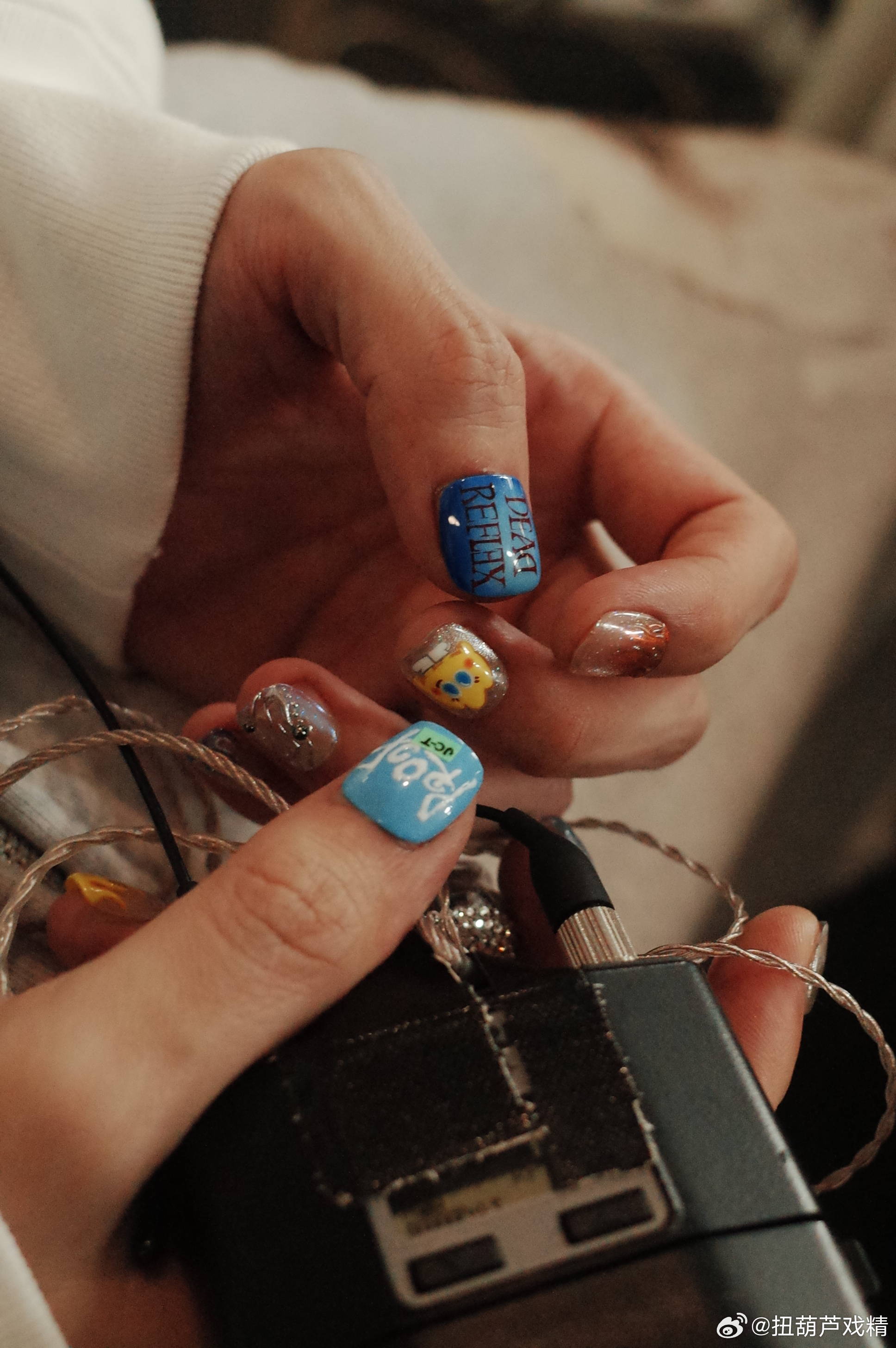 檀健次美甲他就不能走好好的走演员路线吗？