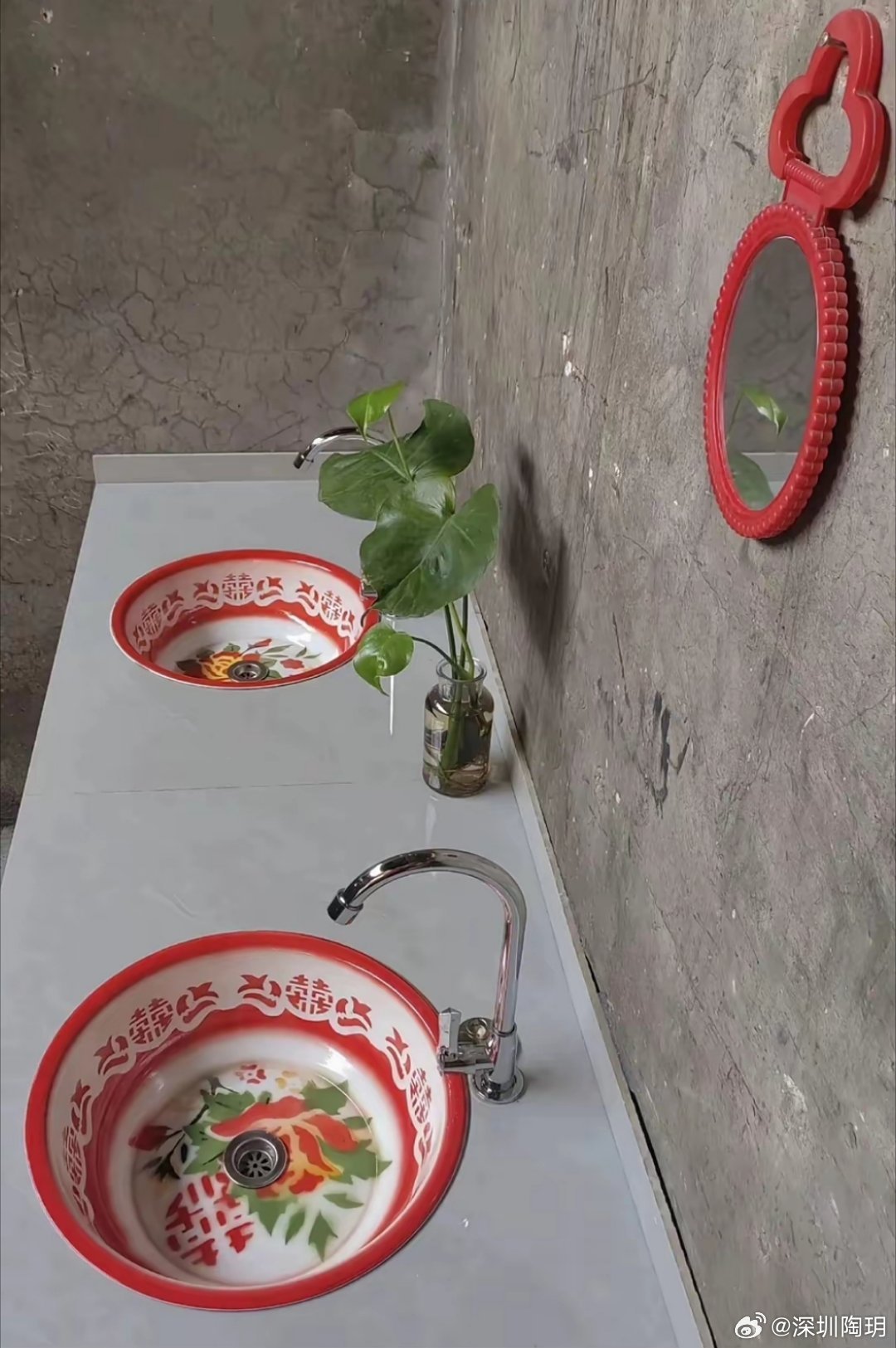 哈，这装修也太接地气了！[点赞]​​​